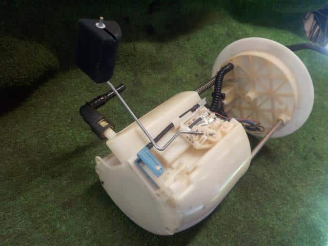 Fuel Pump SUZUKI Swift 2011 DBA-ZD72S 1510071L10 — photo 4