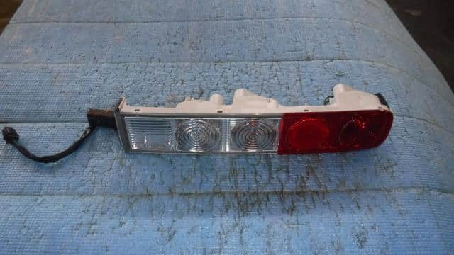 Right Tail Light NISSAN Cube 2005 DBA-BZ11 — photo 1