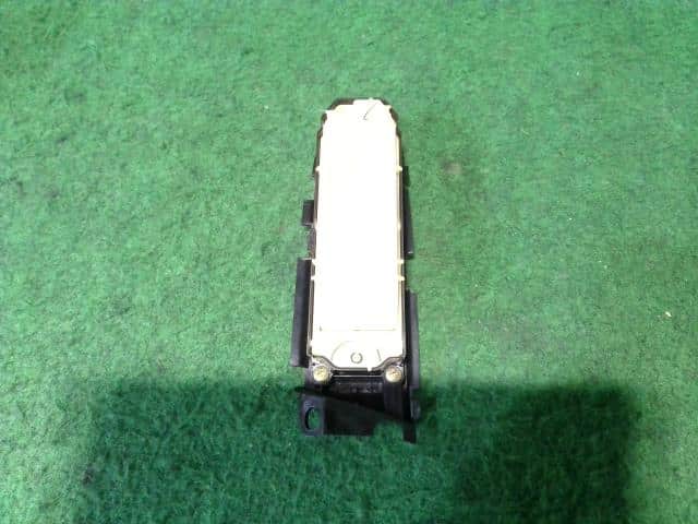 Power Window Switch TOYOTA Crown 2005 DBA-GRS180 8404030100 — photo 2