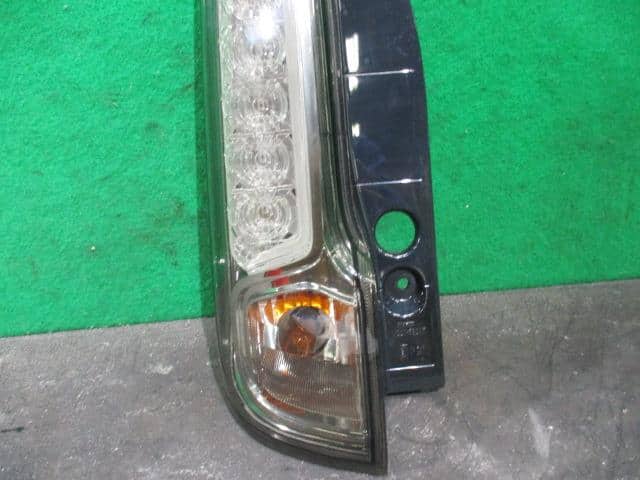 Left Tail Light SUZUKI Spacia 2013 DBA-MK32S 3567081M10 — photo 3