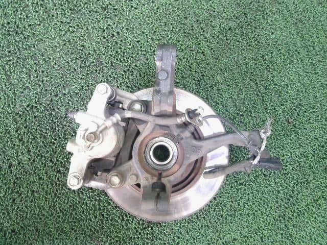 Front Right Knuckle Hub Assembly MAZDA Demio 2012 DBA-DEJFS D65133021A — photo 2