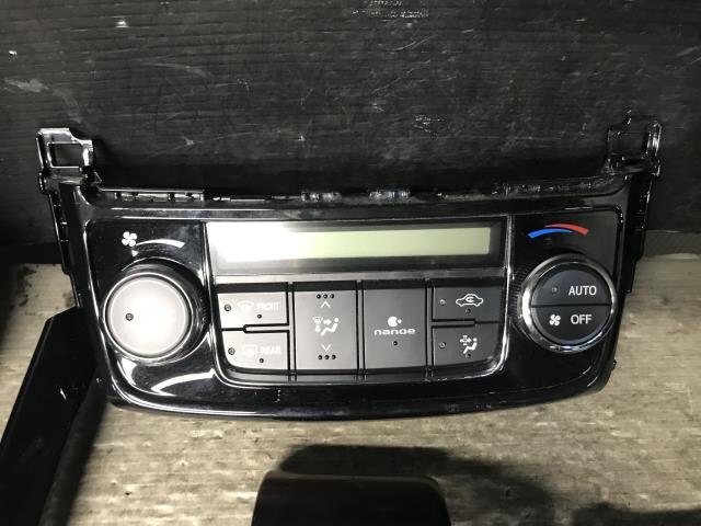 Interior Parts TOYOTA Corolla Fielder 2015 DBA-NZE161 — photo 5