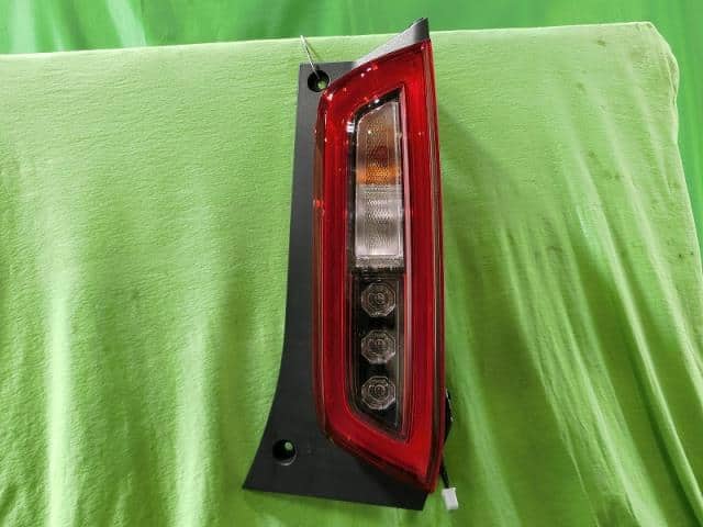 Right Tail Light HONDA N-wgn 2021 6BA-JH3 — photo 1