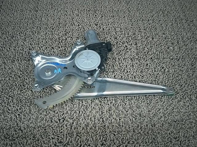 Rear Right Door Regulator SUZUKI Wagon R 2014 DBA-MH34S 8350172M00 — photo 1