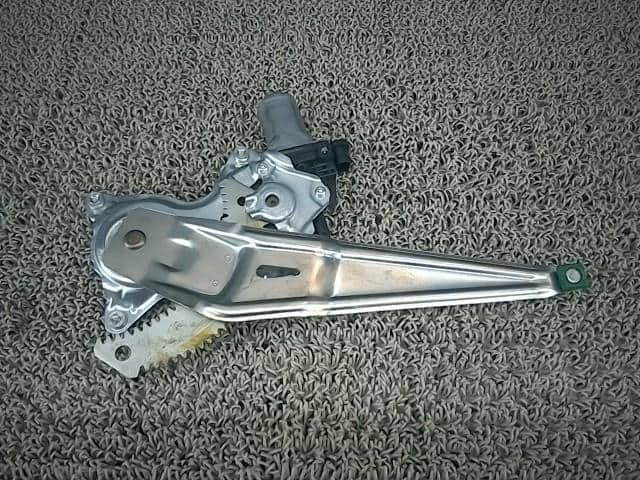 Rear Left Door Regulator SUZUKI Wagon R 2014 DBA-MH34S 8350272M00 — photo 2