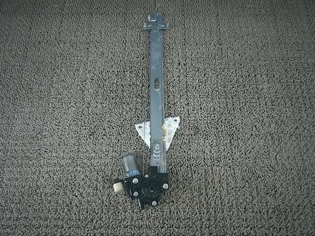 Front Right Door Regulator SUZUKI Wagon R 2014 DBA-MH34S 8340172M00 — photo 1
