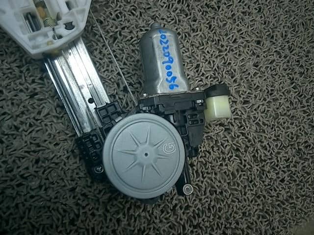 Front Right Door Regulator SUZUKI Wagon R 2012 DBA-MH34S 8340172M00 — photo 3