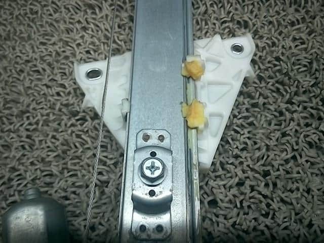 Front Right Door Regulator SUZUKI Wagon R 2012 DBA-MH34S 8340172M00 — photo 6