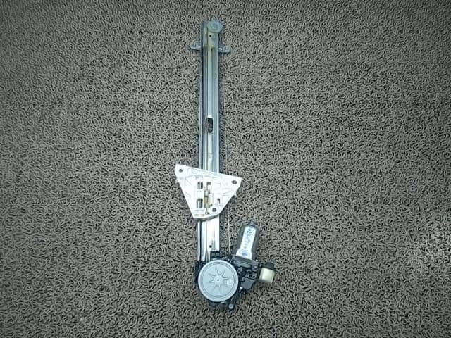 Front Right Door Regulator SUZUKI Wagon R 2012 DBA-MH34S 8340172M00 — photo 1