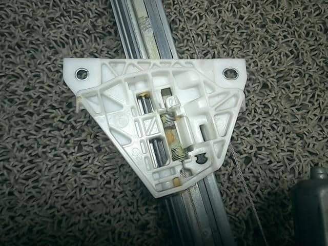 Front Right Door Regulator SUZUKI Wagon R 2012 DBA-MH34S 8340172M00 — photo 4