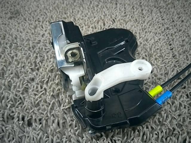Door Lock Solenoid SUZUKI Wagon R 2014 DBA-MH34S 8221072M04 — photo 6