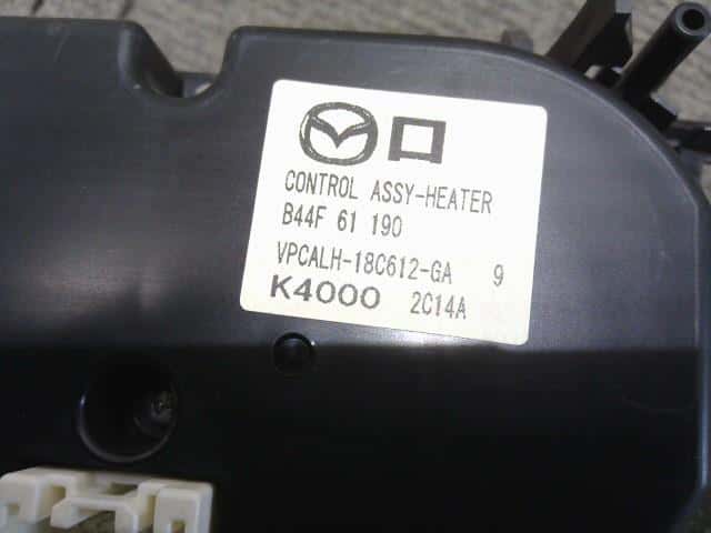 A/C Control Panel MAZDA Axela 2012 DBA-BL5FP B44F61190A — photo 3