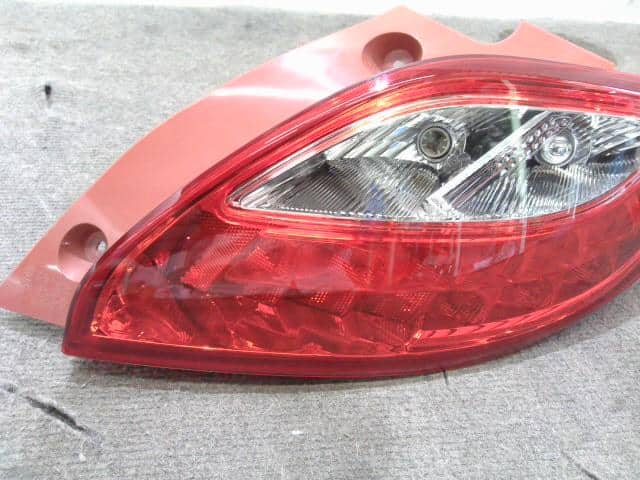 Right Tail Light MAZDA Demio 2011 DBA-DEJFS D07A51150A — photo 3