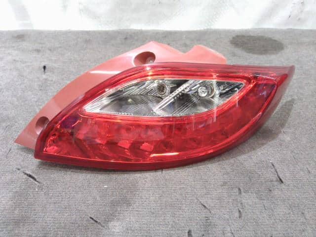 Right Tail Light MAZDA Demio 2011 DBA-DEJFS D07A51150A — photo 1