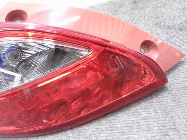 Left Tail Light MAZDA Demio 2011 DBA-DEJFS D07A51160A — photo 3