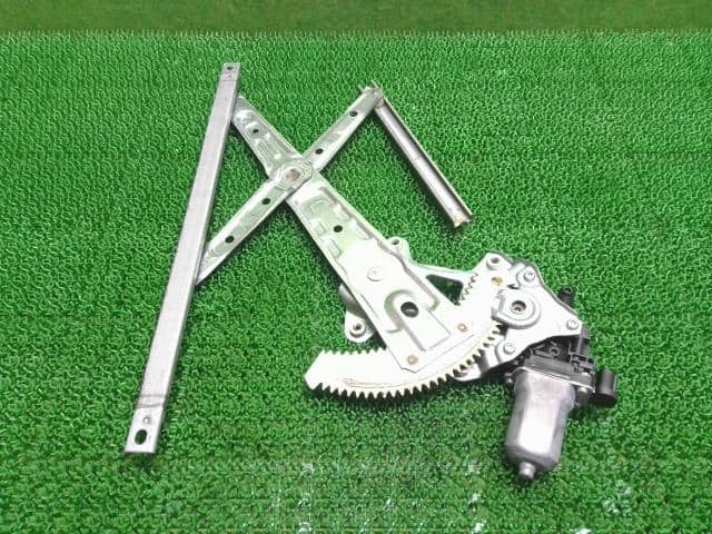 Front Left Door Regulator SUZUKI Alto 2014 DBA-HA35S 8340264L13 — photo 2