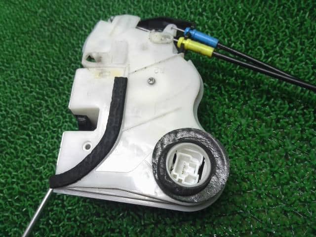 Door Lock Solenoid SUZUKI Alto 2014 DBA-HA35S 8231072M01 — photo 3