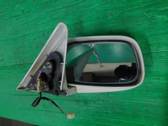 Right Side Mirror TOYOTA Sprinter Trueno 1998 GF-AE111 — photo 2