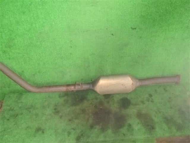 Exhaust Center Muffler MITSUBISHI Airtrek 2002 LA-CU2W — photo 1