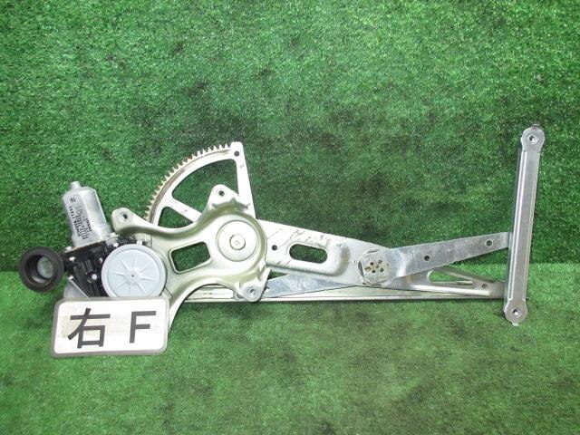 Front Right Door Regulator TOYOTA Mark X Zio 2007 DBA-ANA10 — photo 1