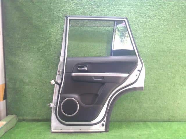 Rear Right Door Assembly SUZUKI Escudo 2005 CBA-TD94W 6800365831 — photo 6