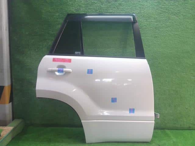 Rear Right Door Assembly SUZUKI Escudo 2005 CBA-TD94W 6800365831 — photo 1