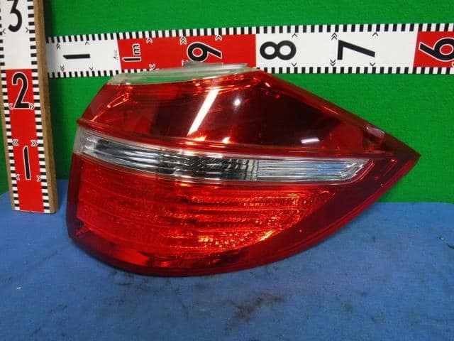 Right Tail Light HONDA Elysion 2010 DBA-RR2 — photo 2