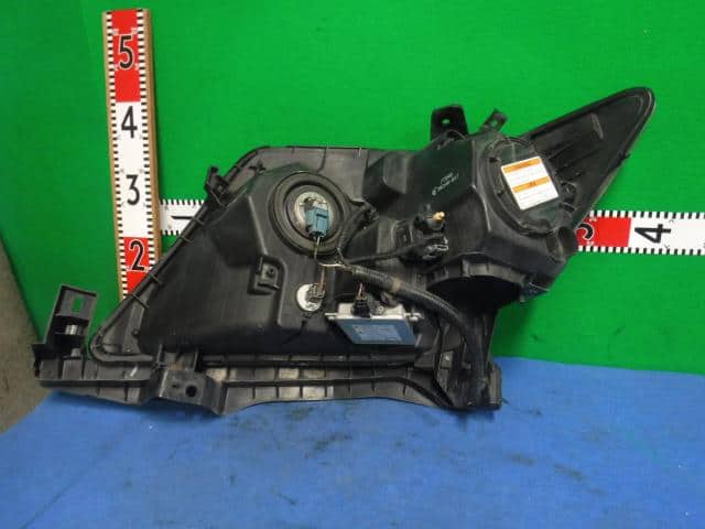 Right Headlight HONDA Elysion 2010 DBA-RR2 — photo 4