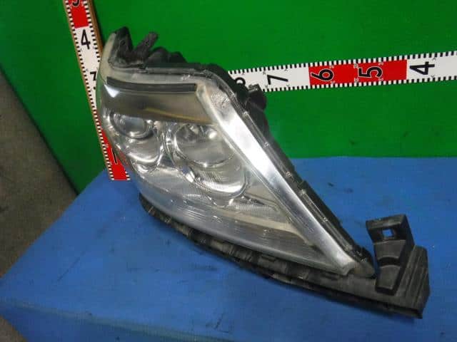Right Headlight HONDA Elysion 2010 DBA-RR2 — photo 3