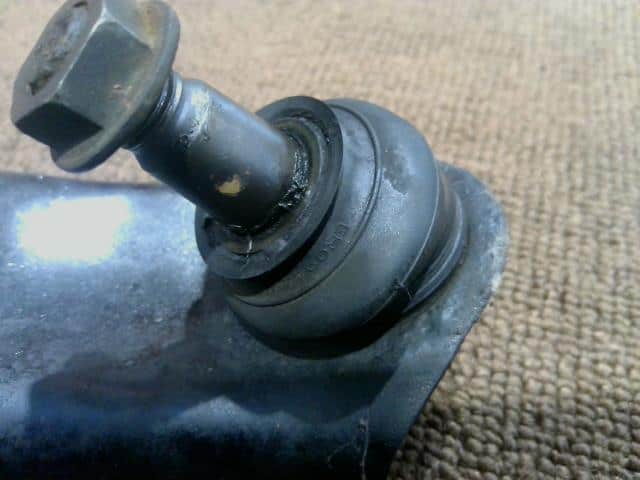 Front Left Lower Control Arm NISSAN Moco 2013 DBA-MG33 — photo 3