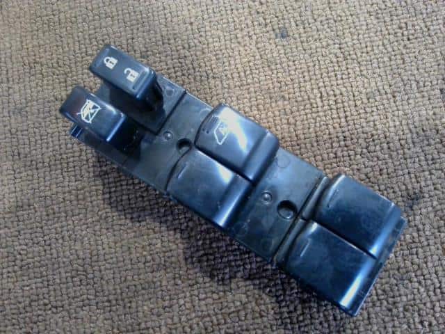 Power Window Switch NISSAN March 2011 DBA-K13 — photo 1