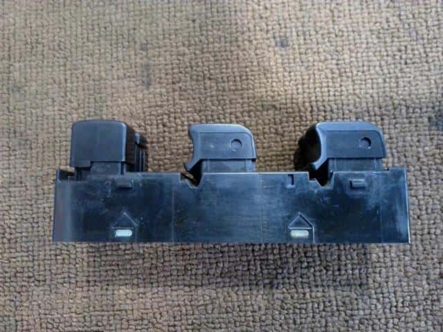 Power Window Switch NISSAN March 2011 DBA-K13 — photo 3