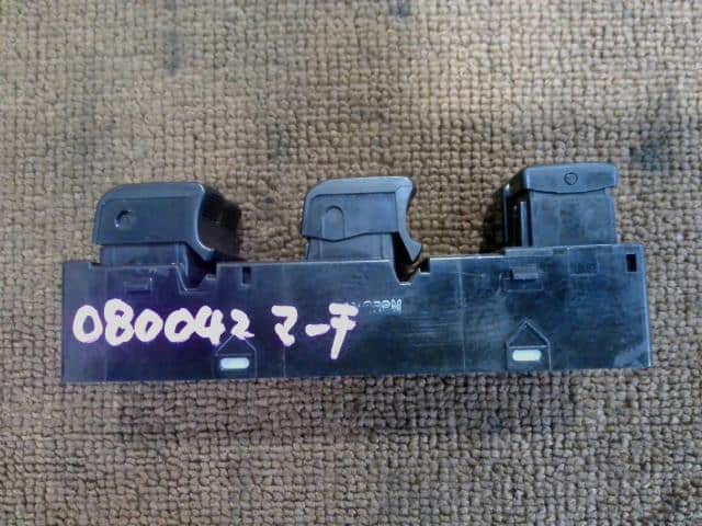 Power Window Switch NISSAN March 2011 DBA-K13 — photo 4