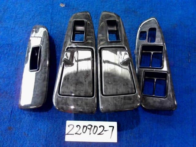 Switch TOYOTA Crown 2003 TA-JZS175 — photo 1