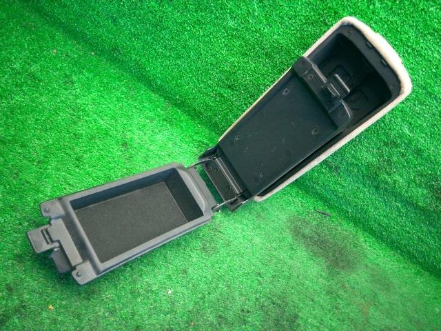 Console Box NISSAN Bluebird Sylphy 2003 UA-QG10 — photo 2