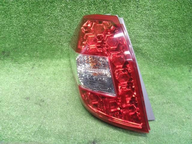 Left Tail Light HONDA Fit Shuttle 2011 DBA-GG7 — photo 1