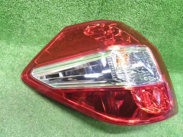 Left Tail Light HONDA Fit Shuttle 2011 DBA-GG7 — photo 2