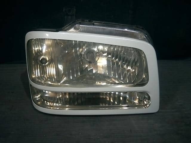 Right Headlight SUZUKI Every 2004 GH-DA62W — photo 1