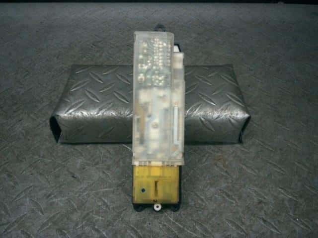 Power Window Switch MITSUBISHI Chariot 1995 E-N33W — photo 2