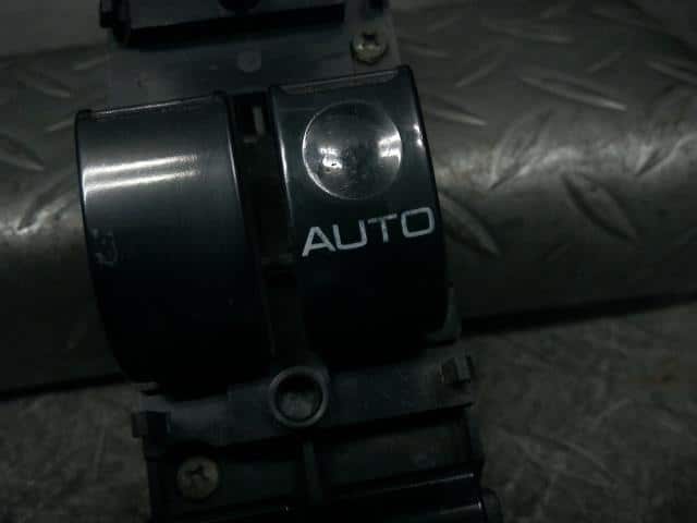 Power Window Switch MITSUBISHI Chariot 1995 E-N33W — photo 3