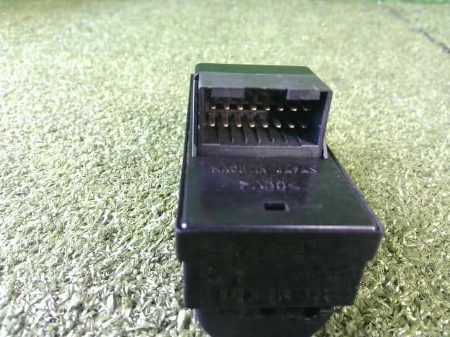 Power Window Switch SUZUKI Every 2009 EBD-DA64V 3799068H70 — photo 5