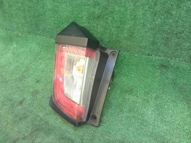 Left Tail Light SUBARU Pleoplus 2018 DBA-LA350F 81560B2740 — photo 2