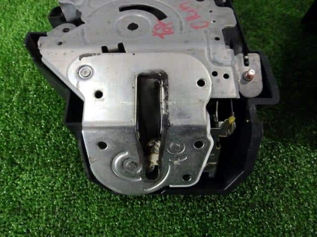 Rear Right Door Lock Actuator HONDA Freed 2012 DBA-GB3 — photo 3