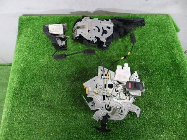 Rear Left Door Lock Actuator HONDA Freed 2012 DBA-GB3 — photo 2