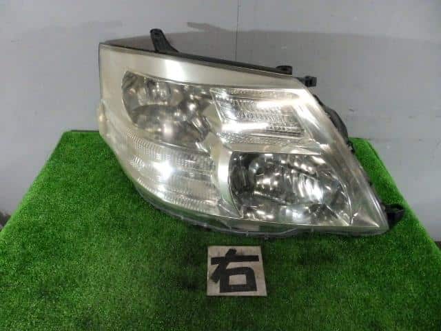 Right Headlight TOYOTA Alphard 2007 DBA-ANH10 — photo 1