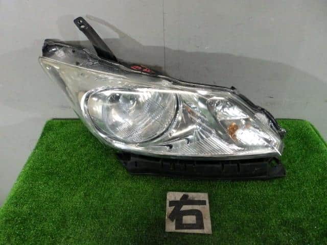 Right Headlight HONDA Freed 2012 DBA-GB3 — photo 1