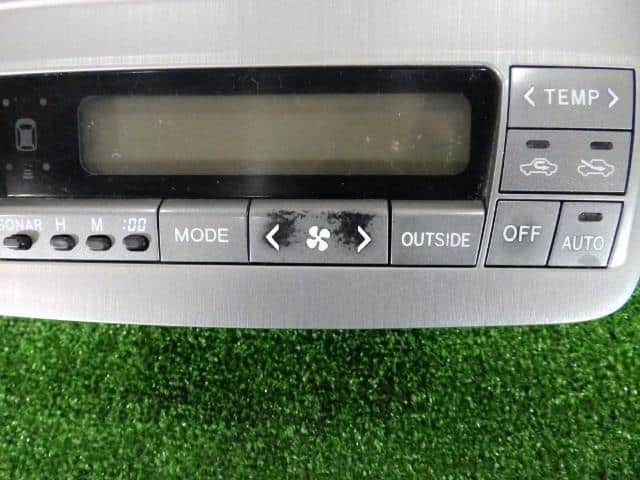 A/C Control Panel TOYOTA Alphard 2007 DBA-ANH10 — photo 4