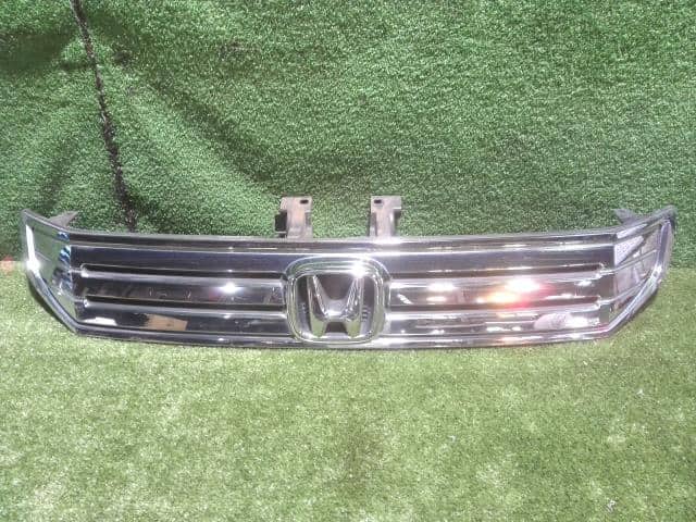 Radiator Grille HONDA Step Wagon 2010 DBA-RK1 — photo 1