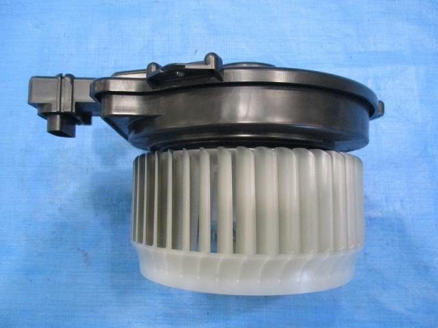 Blower Motor TOYOTA Sienta 2015 DBA-NSP170G — photo 2