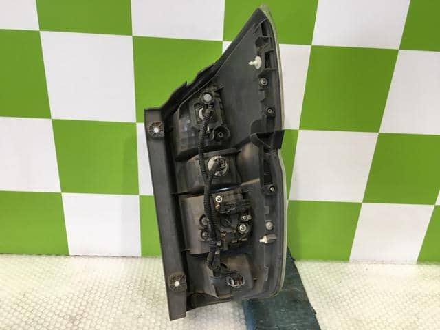 Left Tail Light HONDA Step Wagon 2010 DBA-RK5 — photo 3